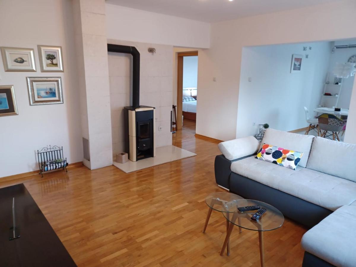 Lara Apartment Solin Extérieur photo